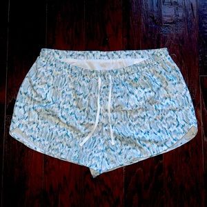 Women’s Large Old Navy dolphin hem running shorts.